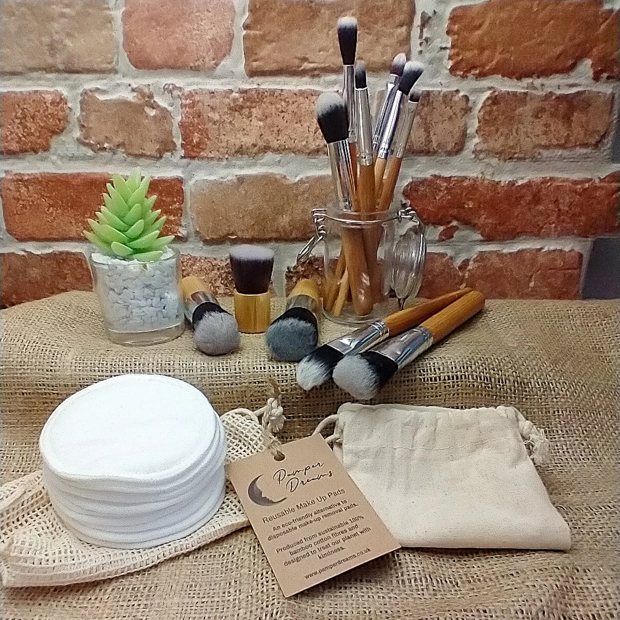 11pc Bamboo Make Up Brush Set & 10pc Bamboo Cotton Make Up Removal Pads & Bag